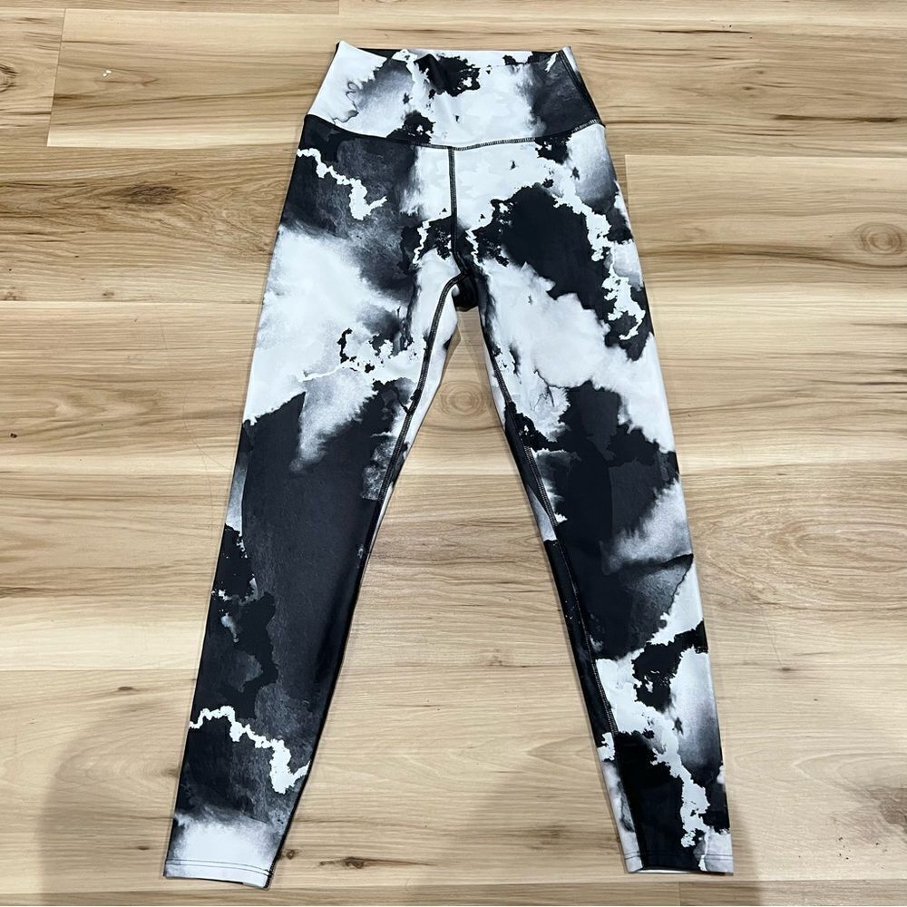 Sage Collective Everyday Cloud Print Leggings Women’s Small